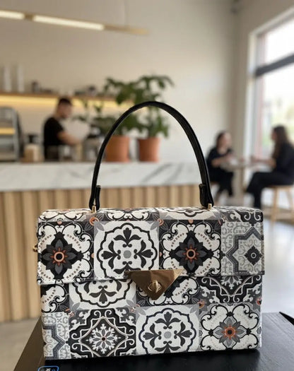Luxury Handbag for Women – Black & White Geometric Pattern Shoulder Bag Merooz Luxe